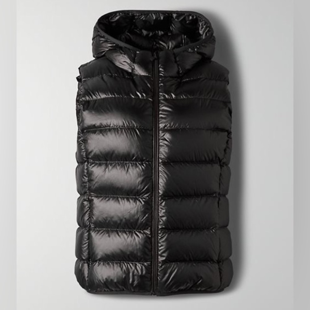 ARITZIA TNA The Little Puff Vest